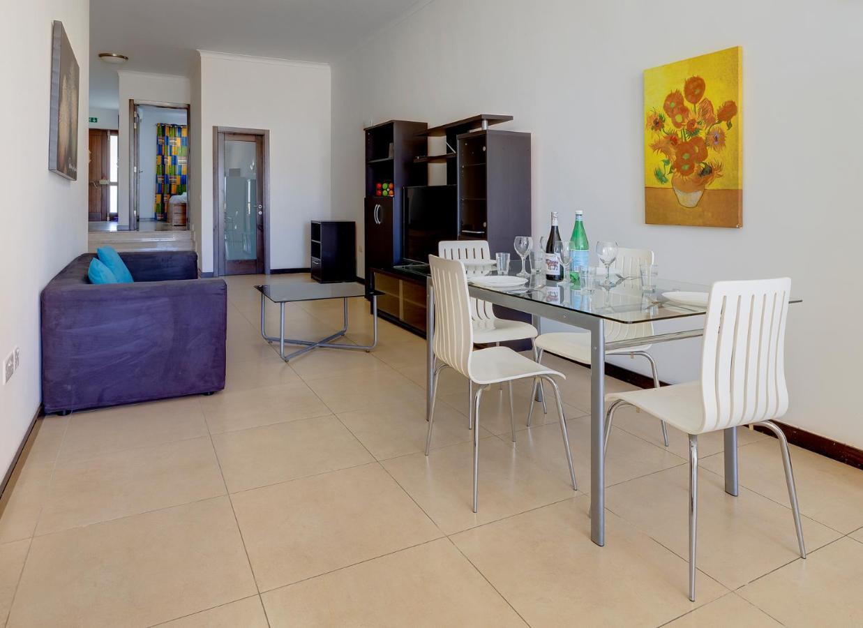 Modern 2 Bedroom Maisonette In Central Слима Екстериор снимка