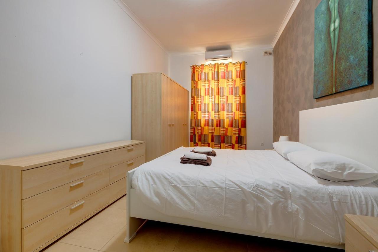 Modern 2 Bedroom Maisonette In Central Слима Екстериор снимка