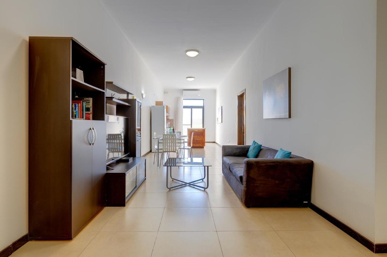 Modern 2 Bedroom Maisonette In Central Слима Екстериор снимка