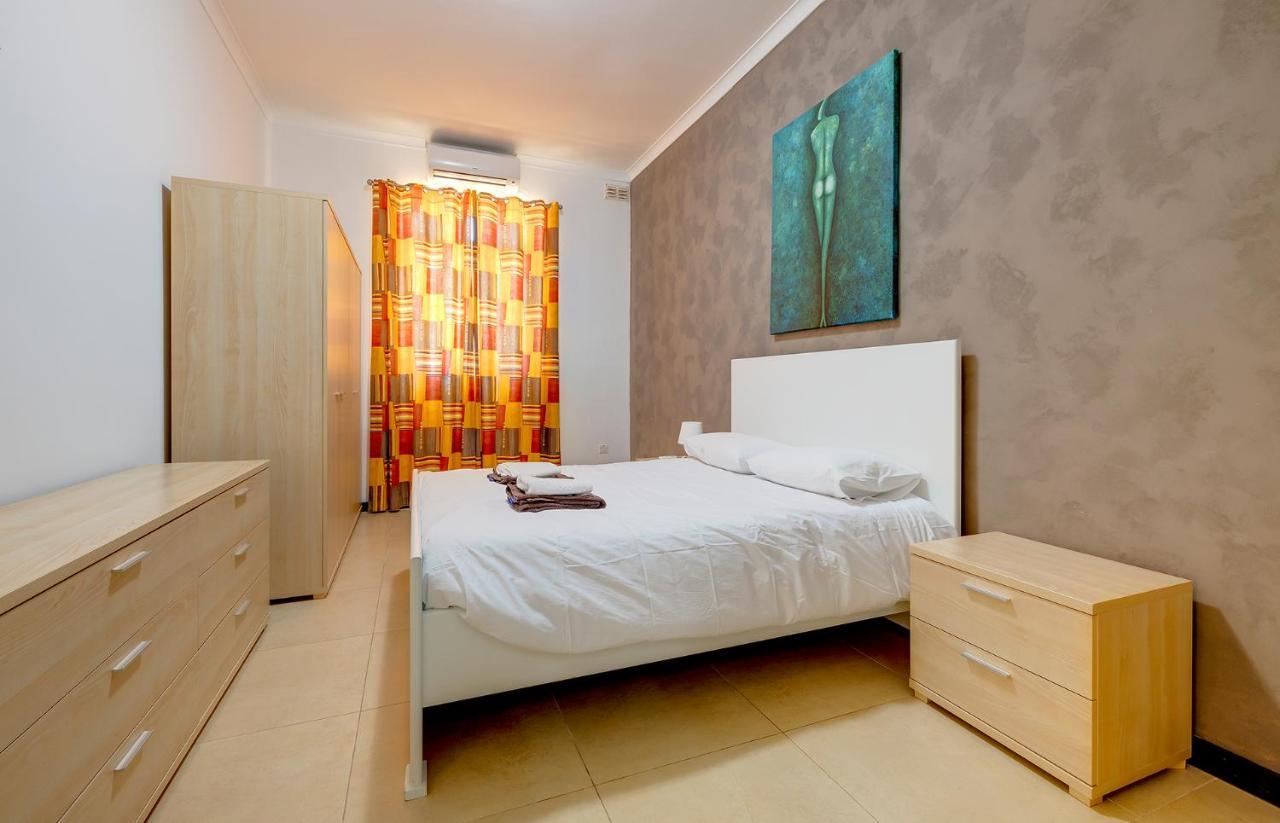 Modern 2 Bedroom Maisonette In Central Слима Екстериор снимка